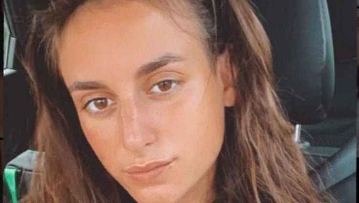 Hostess arrestata in Arabia Saudita, al console che la va a trovare in carcere: "Sono innocente, nessun uso di droga e alcol"