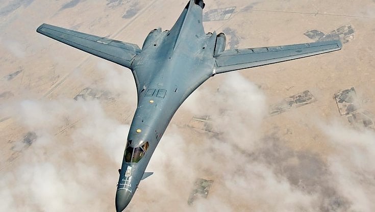 Sfida sul Mar Baltico, caccia russo intercetta bombardieri Usa