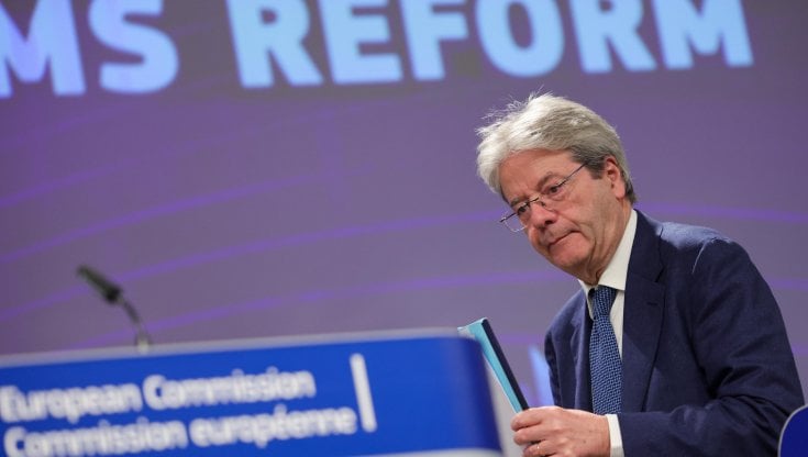 Il monito Ue all'Italia: conti pubblici a rischio di procedura. Preoccupano i ritardi sul Pnrr