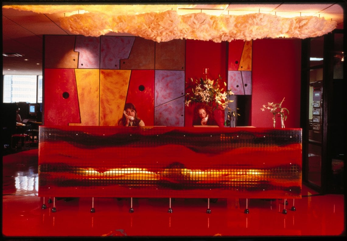 La reception dell'agenzia pubblicitaria Chiat/Day a New York, del 1991