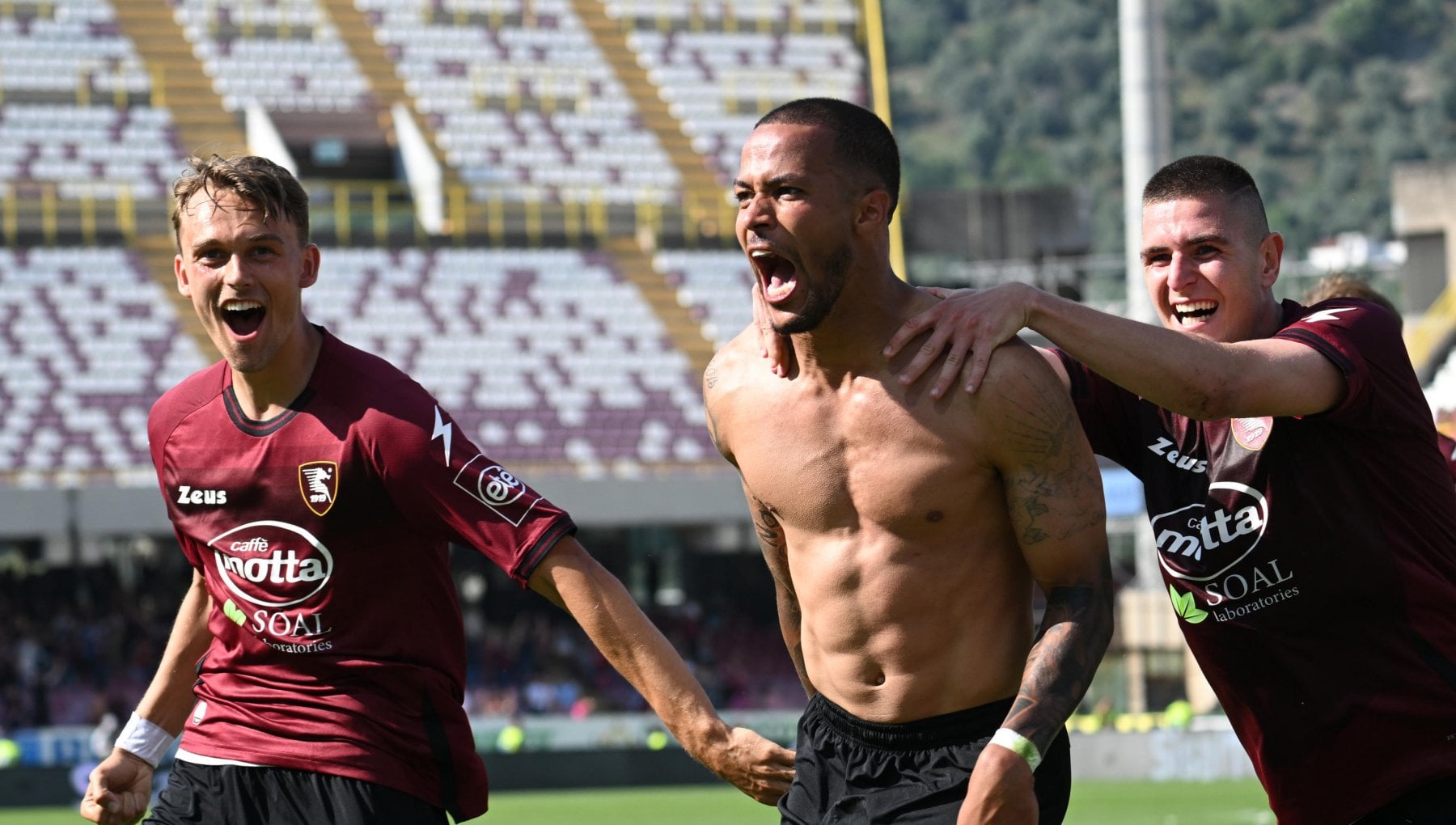 Salernitana-Udinese 3-2, i granata la ribaltano al 96' con Troost-Ekong