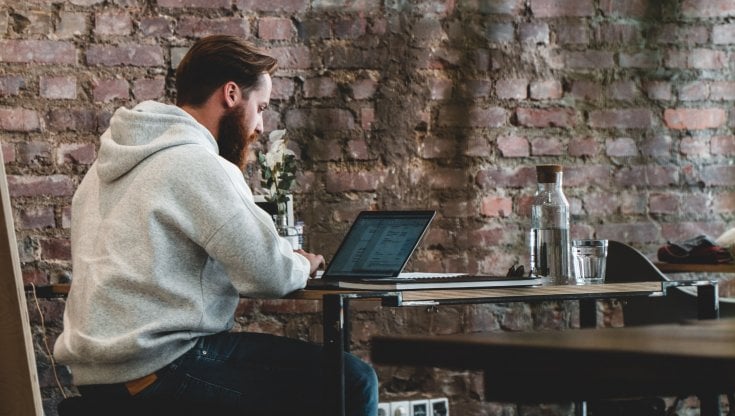 Usa, Spagna e Thailandia: ecco i paradisi dei nomadi digitali. E l'Italia è in top 10