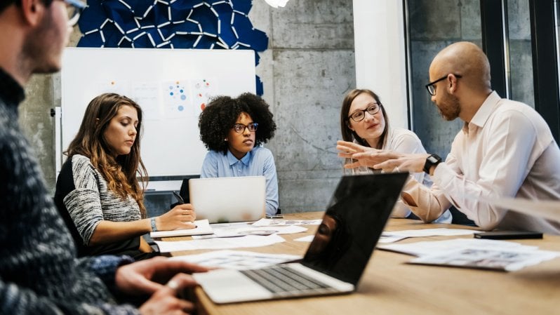 Gestione dei costi, talenti e innovazione in cima alle priorità dei ceo 