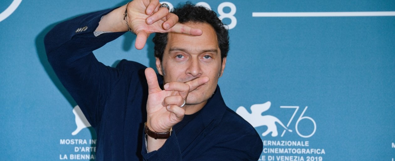 Claudio Santamaria: "Il cinema è felicità, i social sono il male del millennio. I genitori pensino ai comportamenti degradanti dei figli"