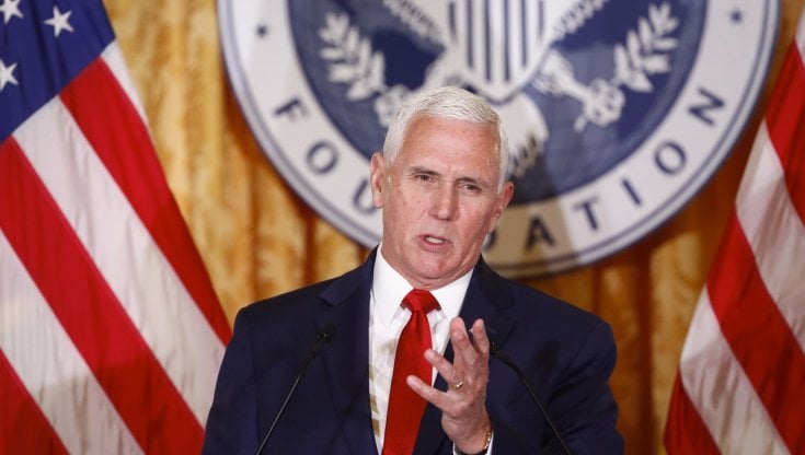 Casa Bianca 2024, Mike Pence si candida e sfida Trump: punta su evangelici e anti-abortisti