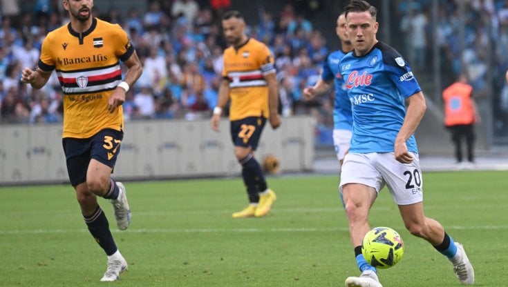Zielinski in azione durante Napoli-Sampdoria