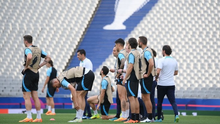I giocatori dell'Inter in allenamento all'Ataturk di Istanbul