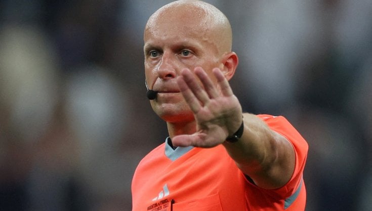 L'arbitro polacco Szymon Marciniak, 42 anni