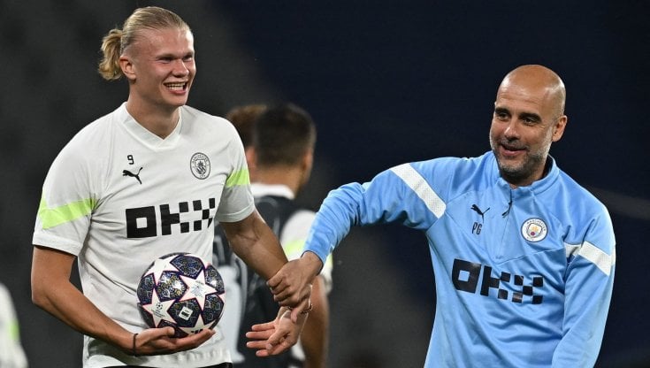 Haaland scherza con Guardiola in allenamento