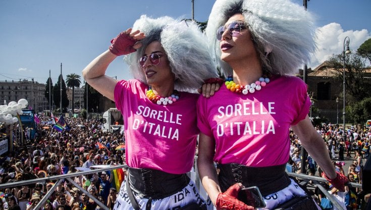L'urlo del Pride: "Siamo un milione. Da qui comincia la nuova resistenza"