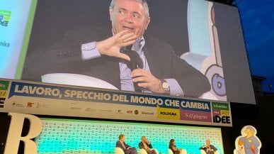 Guerra, Ezio Mauro: "Europa assente da ogni ipotesi di soluzione. Ma presto peser&agrave; il numero dei morti"