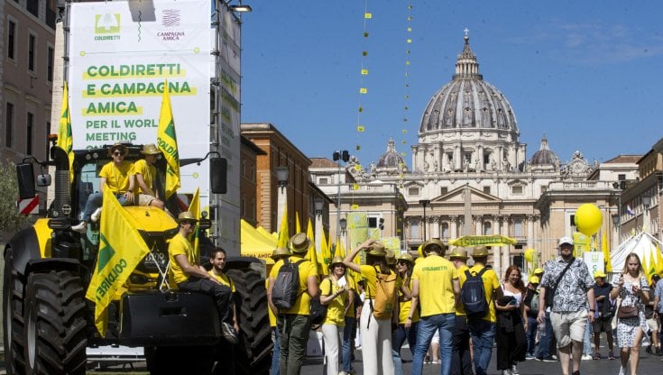 Inflazione, oltre tre milioni di poveri chiedono aiuto per mangiare