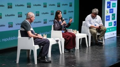 Boldrini: "Serve  consapevolezza per non sostenere un sistema che schiaccia i diritti dei lavoratori"