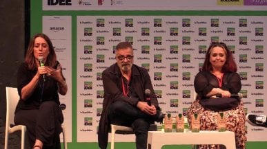 <a href="https://video.repubblica.it/dossier/la-repubblica-delle-idee-2023/repubblica-delle-idee-2023-vanessa-roghi-bisogna-educare-i-genitori-al-rapporto-con-la-scuola/446946/447912">Vanessa Roghi: "Bisogna educare i genitori al rapporto con la scuola"</a>