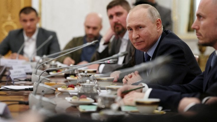 Putin: "Stop all'accordo sul grano". E annette alla Russia il Mar d'Azov