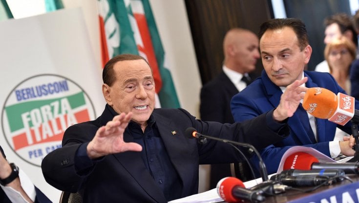 Forza Italia, il cratere dei debiti e il rebus del simbolo. Partito già in rotta