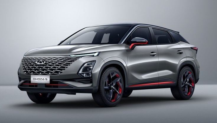 Omoda 5, ecco il Suv del colosso Chery che arriva dalla Cina. Ma è a benzina