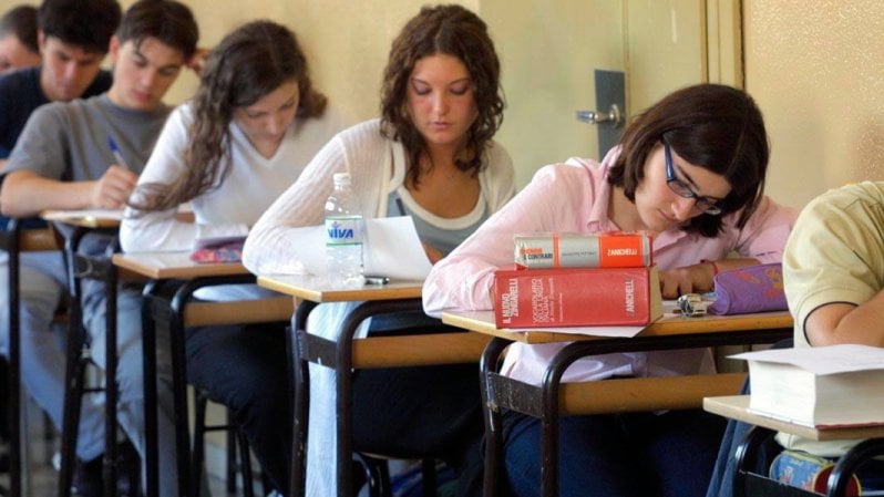 Maturit&agrave; 2023, prima prova: D'Annunzio e Svevo tra le probabili tracce, ma anche Don Milani e la Costituzione. Guerra in Ucraina e intelligenza artificiale per l'attualit&agrave;