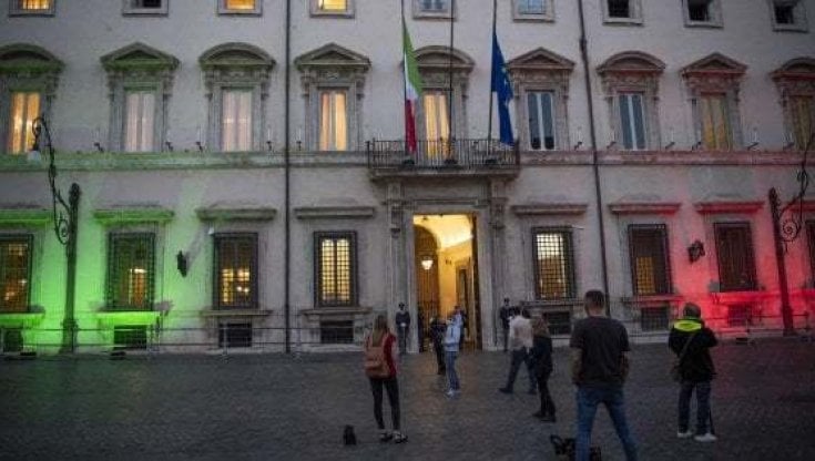 Tim, il governo irritato con Vivendi protesta con Parigi 
