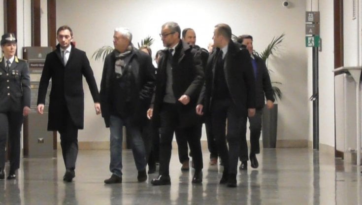 Qatargate, lascia il pm per sospetto conflitto d'interessi: “Suo figlio e quello di Arena vendevano cannabis legale”