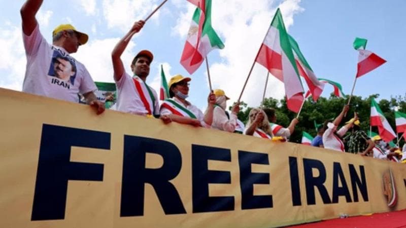 Dalle università iraniane riparte la protesta con un solo slogan: “No!”
