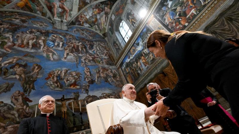 Il Papa incontra gli artisti: “Siete come i profeti, la bellezza viene da squilibrio e armonia”