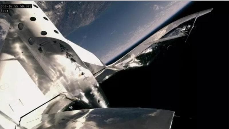 Virgin punta al turismo spaziale: giovedì il decollo di Galactic01. A bordo anche tre italiani