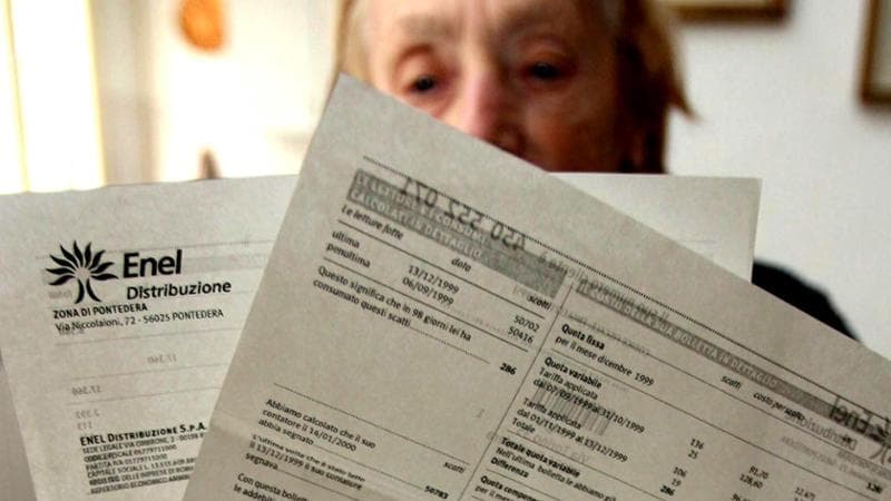Bollette, nel terzo trimestre tariffe quasi invariate per la luce. Per le famiglie 1.150 euro di spesa in un anno