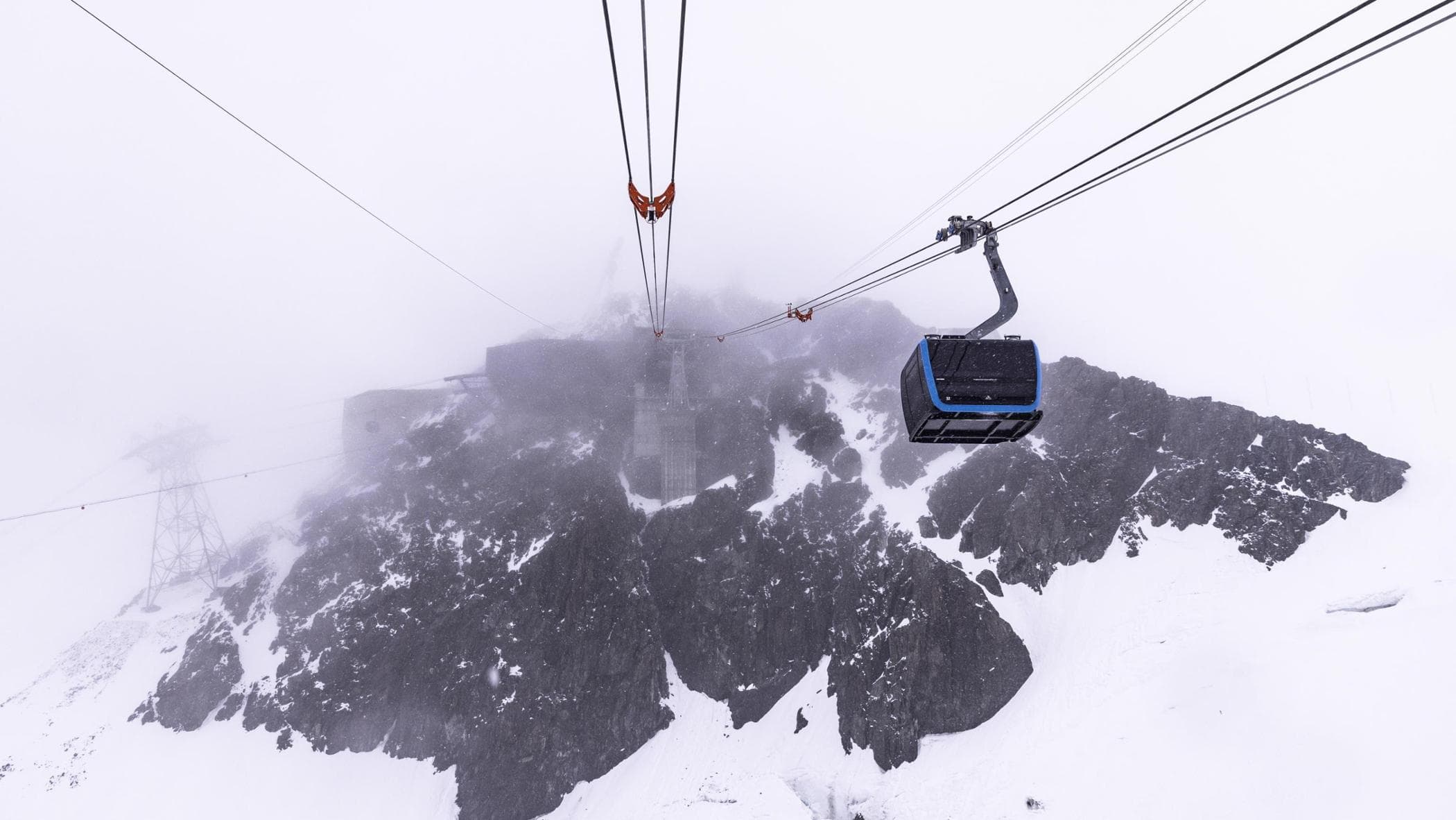 Italia-Svizzera, il ‘nuovo’ passaggio del confine: Cervinia-Zermatt si passa in funivia