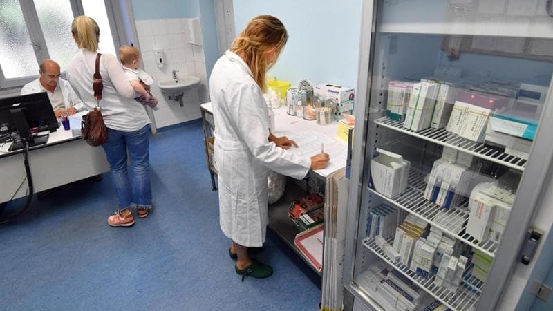 Al tavolo sulla sanità del futuro solo uomini. Proteste e una raccolta firme: “Nomine da rifare”