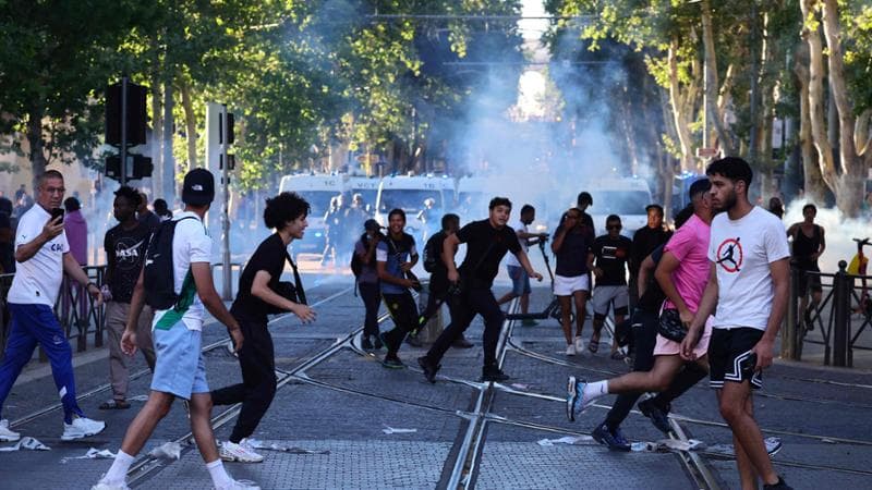 La polizia sulle proteste in Francia: “È una guerra”. E la sinistra insorge: “Clima da sedizione”
