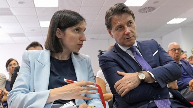 Elly Schlein e Giuseppe Conte durante la tavola rotonda organizzata all&rsquo;universit&agrave; Roma Tre
