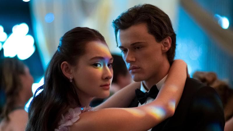 Da ‘Summertime’ a ‘L’estate nei tuoi occhi’, la stagione calda dei teenager nelle serie romantiche in riva al mare
