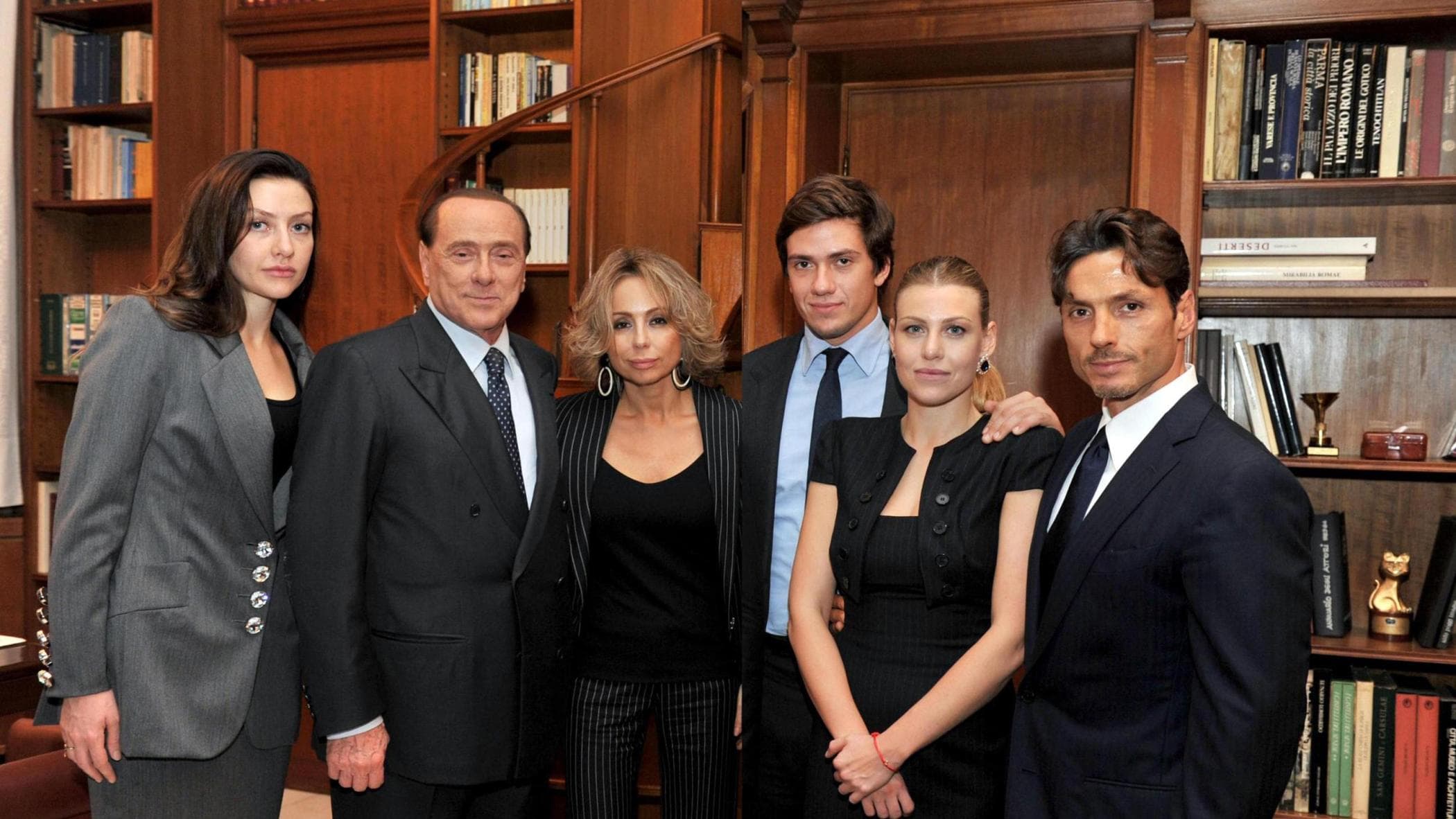 Pier Silvio e Marina Berlusconi nel testamento preferiti agli altri figli - la Repubblica
