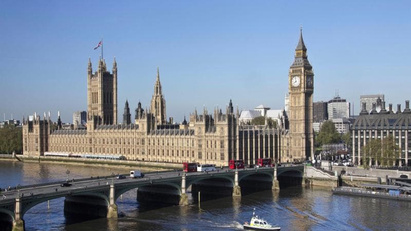 Londra, alcol, molestie e cocaina: il Parlamento diventa “Pestminster”