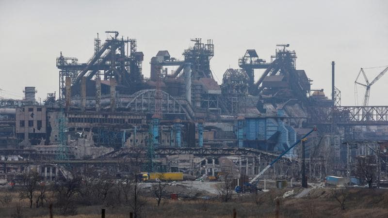 Le rovine del complesso siderurgico Azovstal di Mariupol in una foto del marzo scorso (Reuters)
