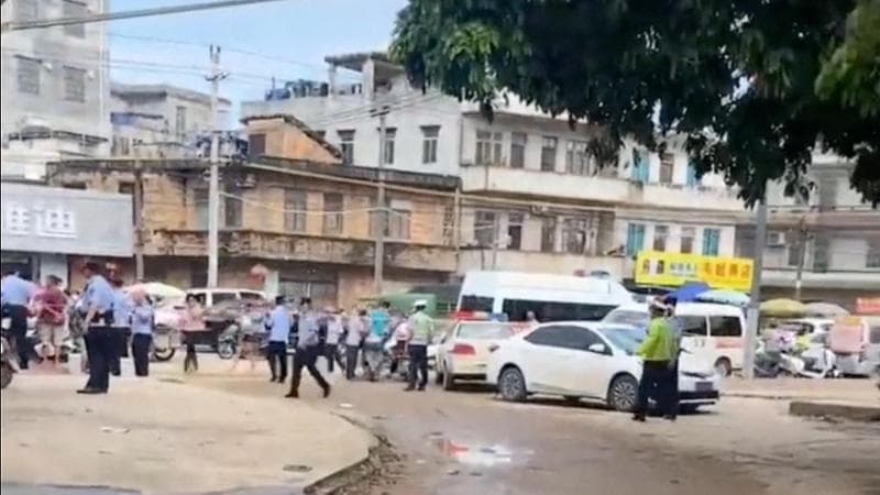 Cina, attacco in un asilo: 6 morti di cui 3 bambini