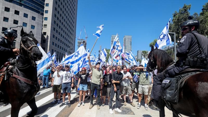 Israele torna in piazza contro la riforma della giustizia: occupate autostrade e aeroporto