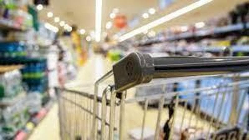 Social card, Schlein all’attacco. “Esclude anziani e poveri soli”. Le regole, come si usa e chi ne resta fuori