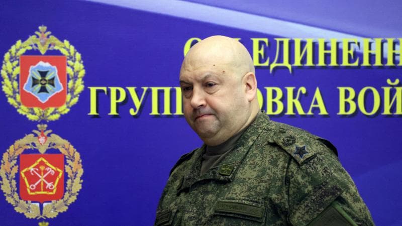 Russia, epurazioni ai vertici della difesa: spariti dai radar Surovikin e Mizintsev