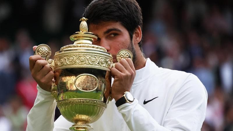 Wimbledon, il trionfo di Alcaraz: Djokovic cede al quinto dopo una finale romanzesca