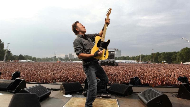 Bruce Springsteen, un negozio di mobili d’epoca e le ferite degli Stati Uniti