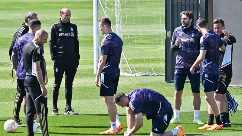 Un allenamento alla Continassa con Allegri
