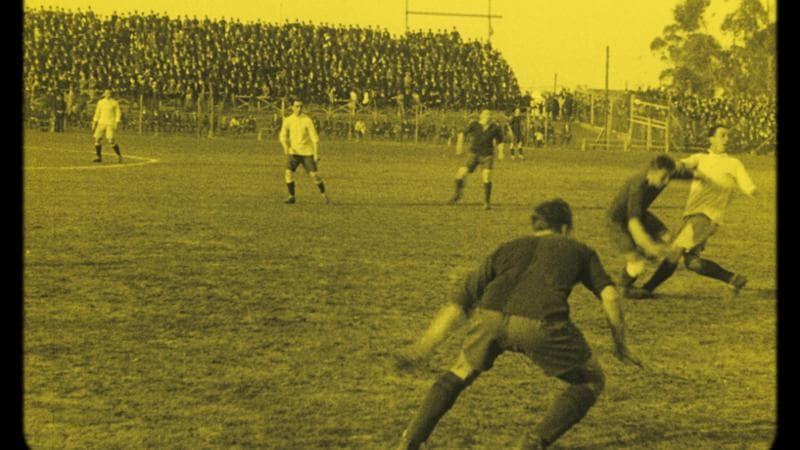 Un' immagine del tour del Genoa in Argentina e Uruguay tratte dalla pellicola restaurata. Il film &egrave; al centro della mostra 1923-2023, il Centenario della tourn&eacute;e del Genoa in Sudamerica,
in programma fino al 26 novembre presso il Museo della Storia del Genoa al Porto antico
