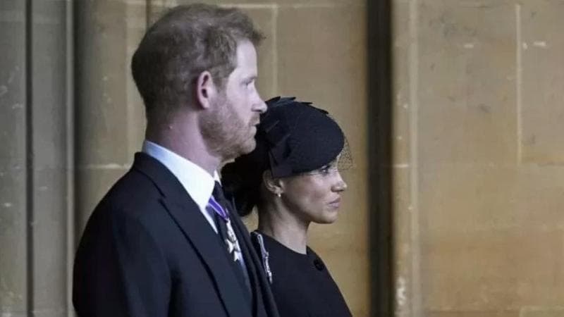 Harry e Meghan "provarono a scroccare un passaggio sull’Air Force One di Biden" dopo i funerali della regina