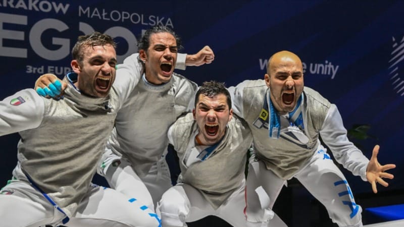 La gioia degli azzurri dopo l'oro nel fioretto a squadre agli Europei (foto federscherma)
