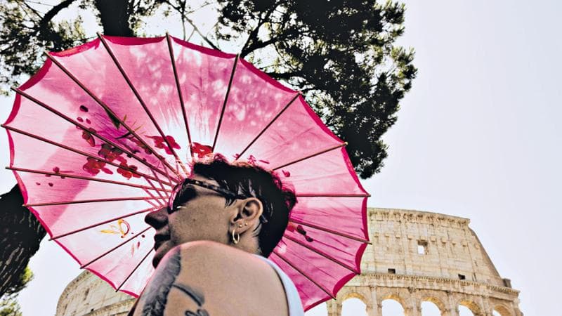 Turisti a Roma durante l'ondata di calore. ANSA/MASSIMO PERCOSSI
