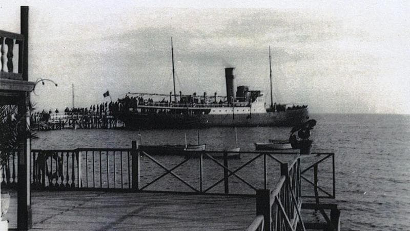 Il piroscafo passeggeri Santa Lucia ormaggiato a Casamicciola Terme nel 1932
