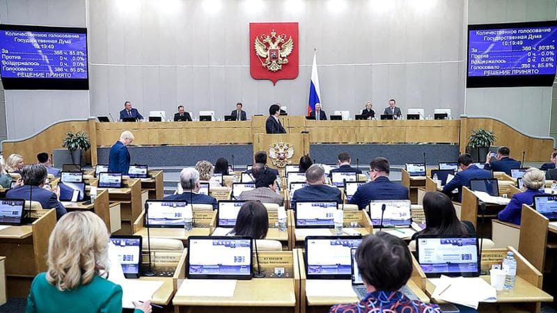 La crociata di Putin contro i diritti Lgbt: ora la Russia vieta anche le transizioni di genere