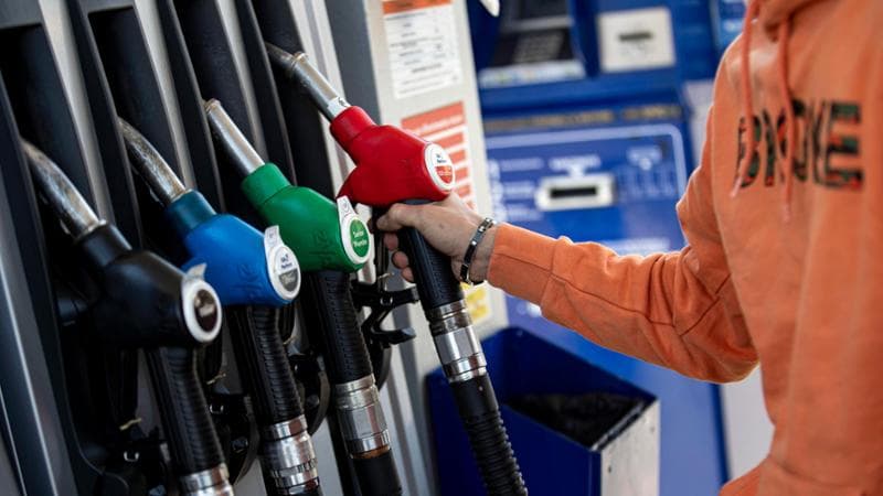 Caro benzina, falsa partenza per i cartelli anti-aumento